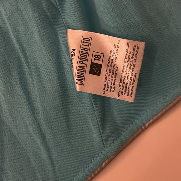 Canada pooch raincoat 18” - Picture 5 of 7